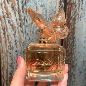 Dolly Parton perfume